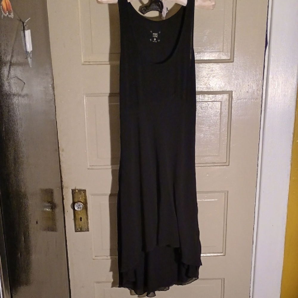 Elegant Black Midi Sleeveless Dress